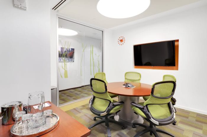Small meeting room at Carr Workplaces Central Park location
